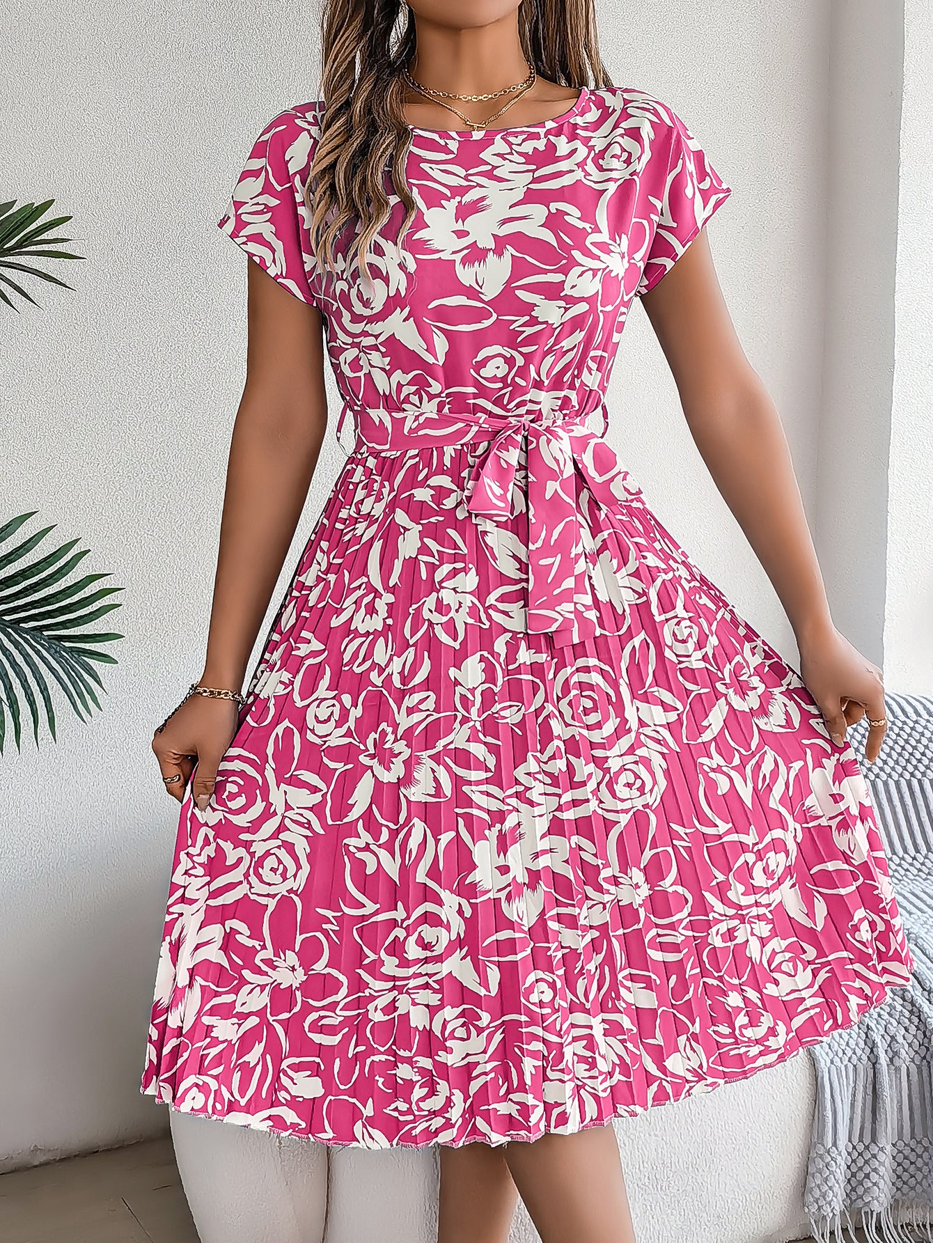 Robe plissée à manches courtes et ourlet large, élégante, style européen et américain
