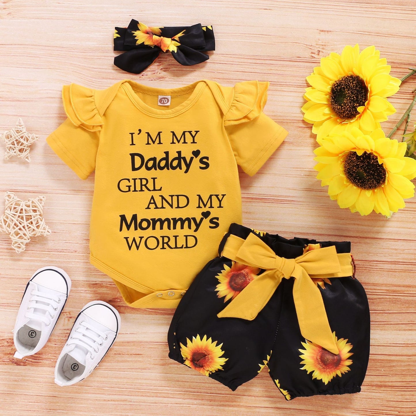 Ensemble trois pièces veste à manches courtes et short tournesol pour bébé