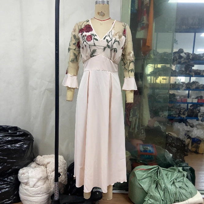 High-end, Exquisitely Crafted Dress Featuring Mesh Patchwork And A Cinched Waistelegant Maxi