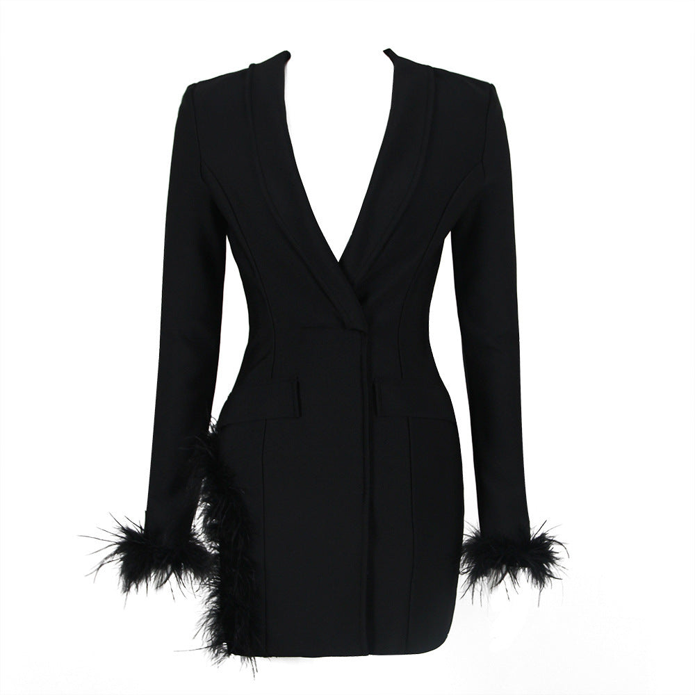 Robe une pièce bandage à manches longues en plumes d'autruche