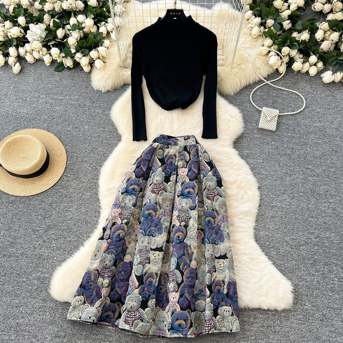 Inner Layer Base Knit Sweater With A Little Bear Jacquard Design High Waist And A Flared Hem