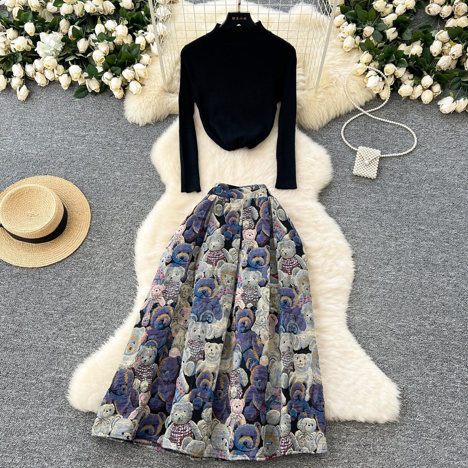 Inner Layer Base Knit Sweater With A Little Bear Jacquard Design High Waist And A Flared Hem