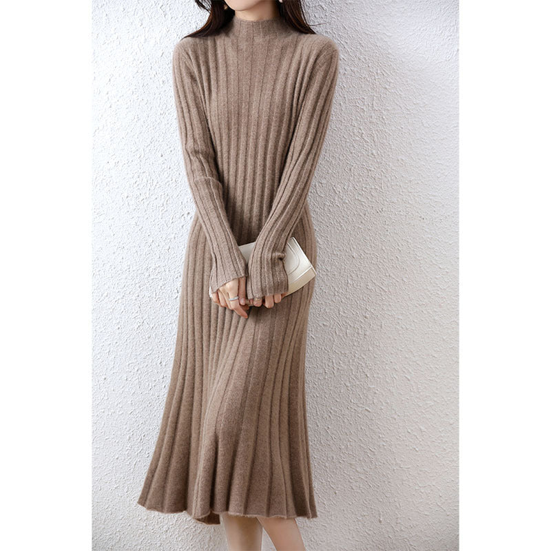 Robe mi-longue en laine tricotée pour femme
