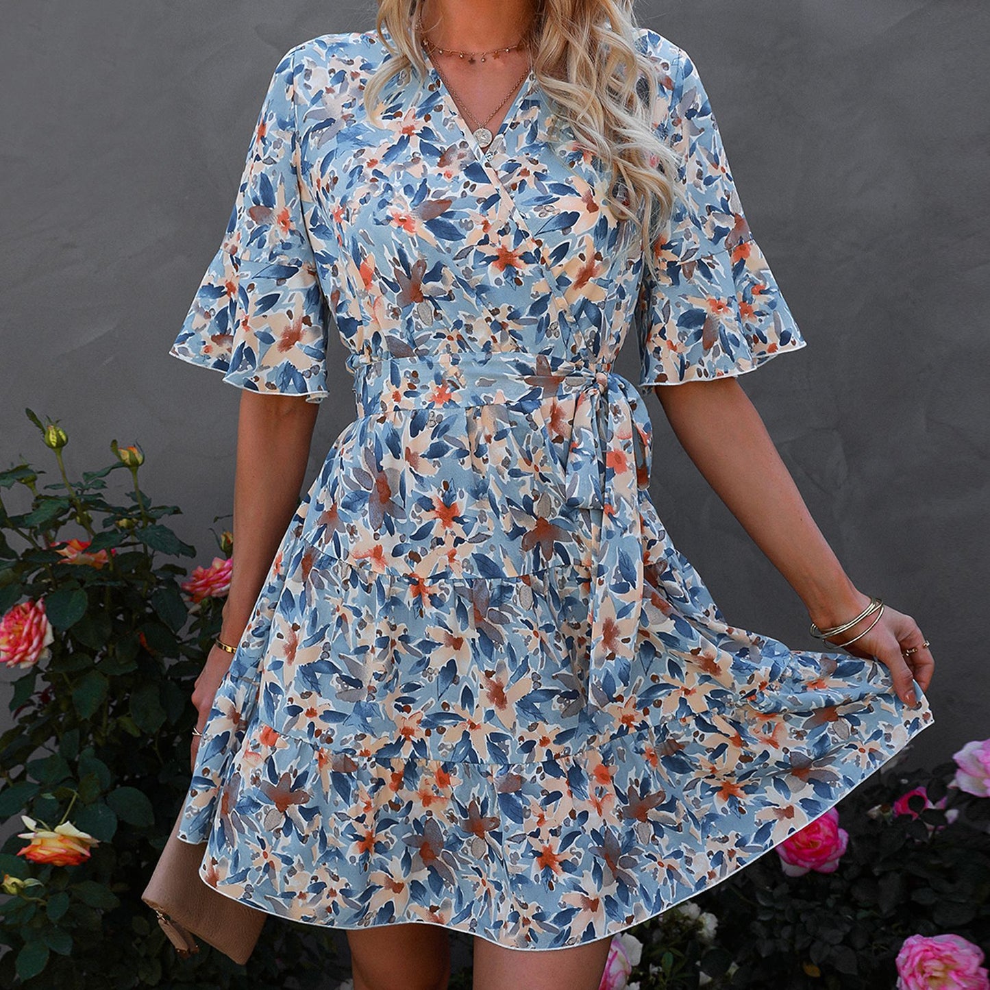 Robe fleurie à volants, manches courtes et col en V, style européen et américain