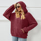 Pull tricoté à capuche et à rayures avec poche kangourou