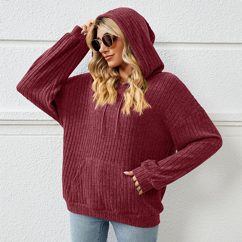 Pull tricoté à capuche et à rayures avec poche kangourou