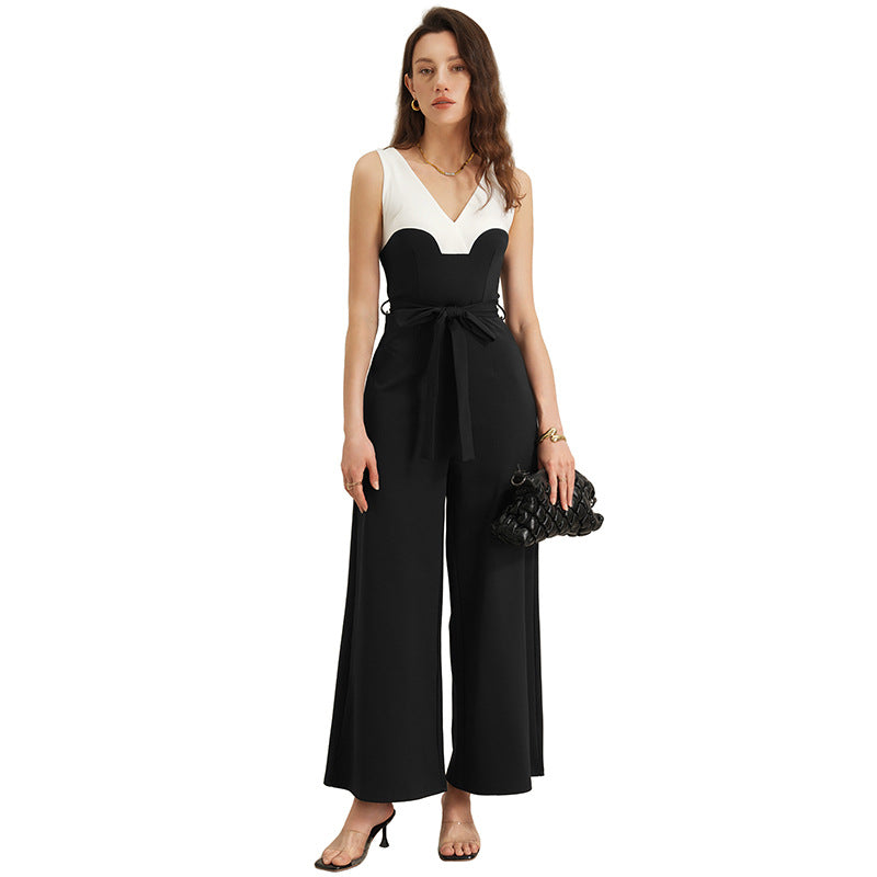 Simple Black-and-white Contrast Waist-cinching Sleeveless Jumpsuit
