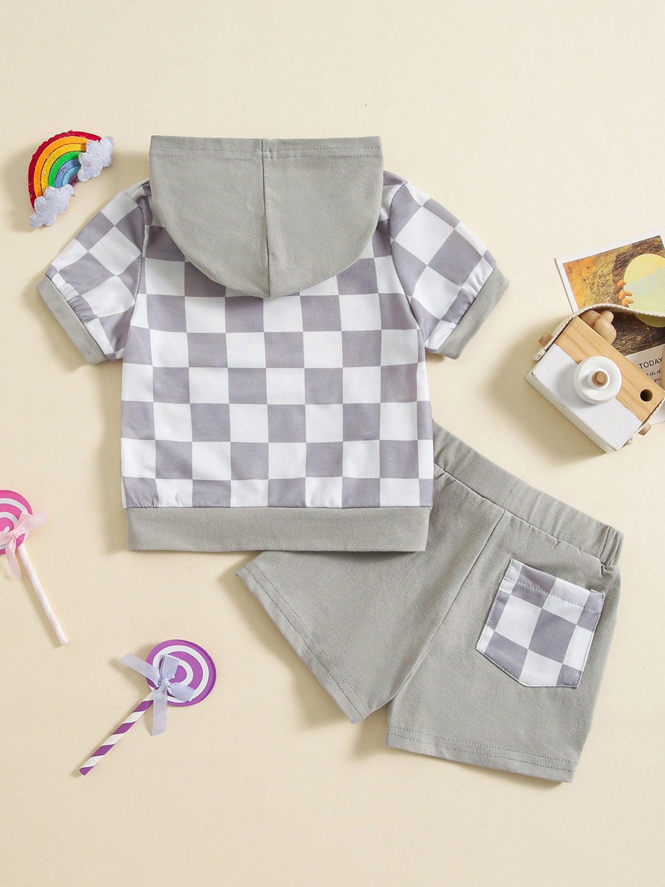 Ensemble deux pièces t-shirt à carreaux colorblock et short à capuche pour fille
