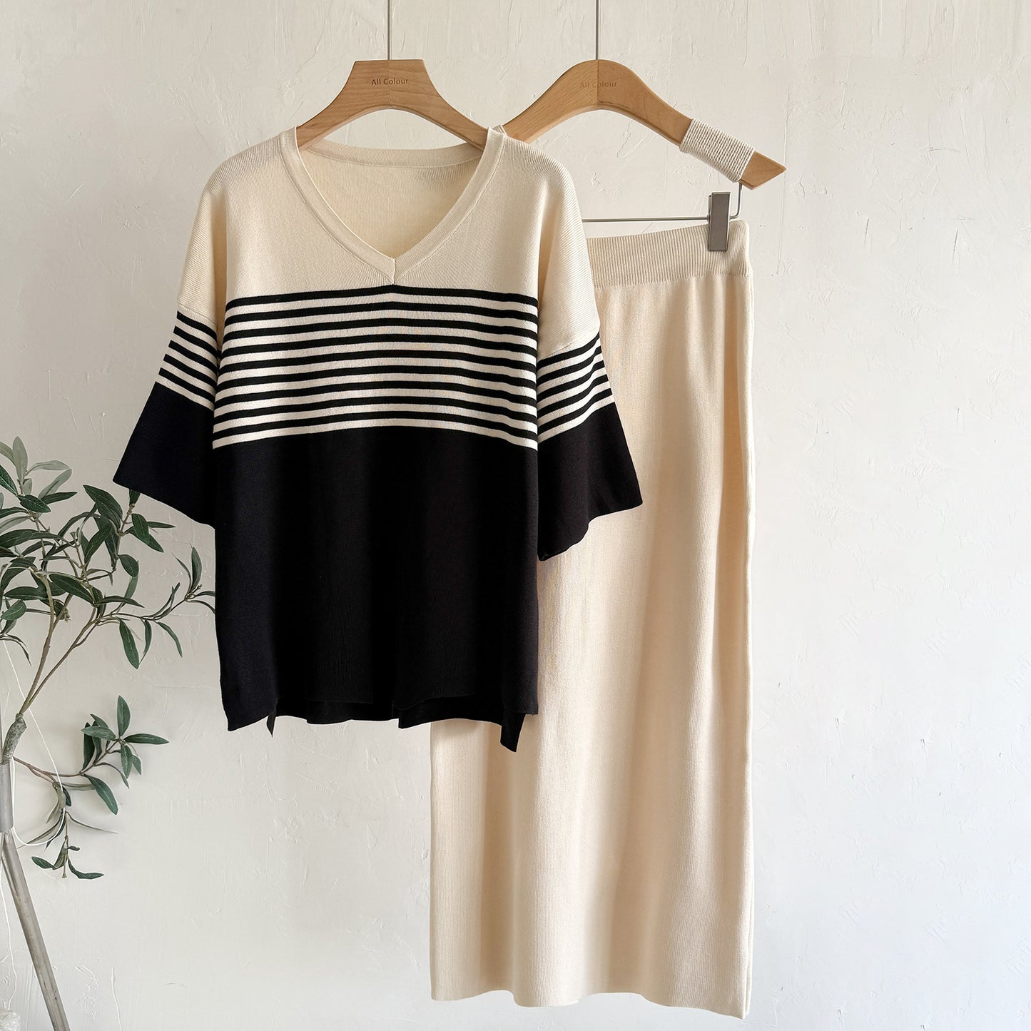 Stylish Striped Short-Sleeve Casual Knit Skirt And Top Two-Piece Set