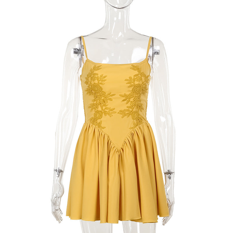 Fashionable Elegant Lace Features Suspenders Puff Dress Women