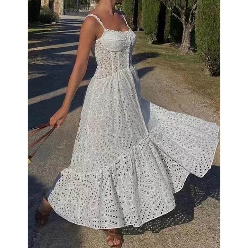 Robe en dentelle creuse brodée à volants et bretelles spaghetti pour femme