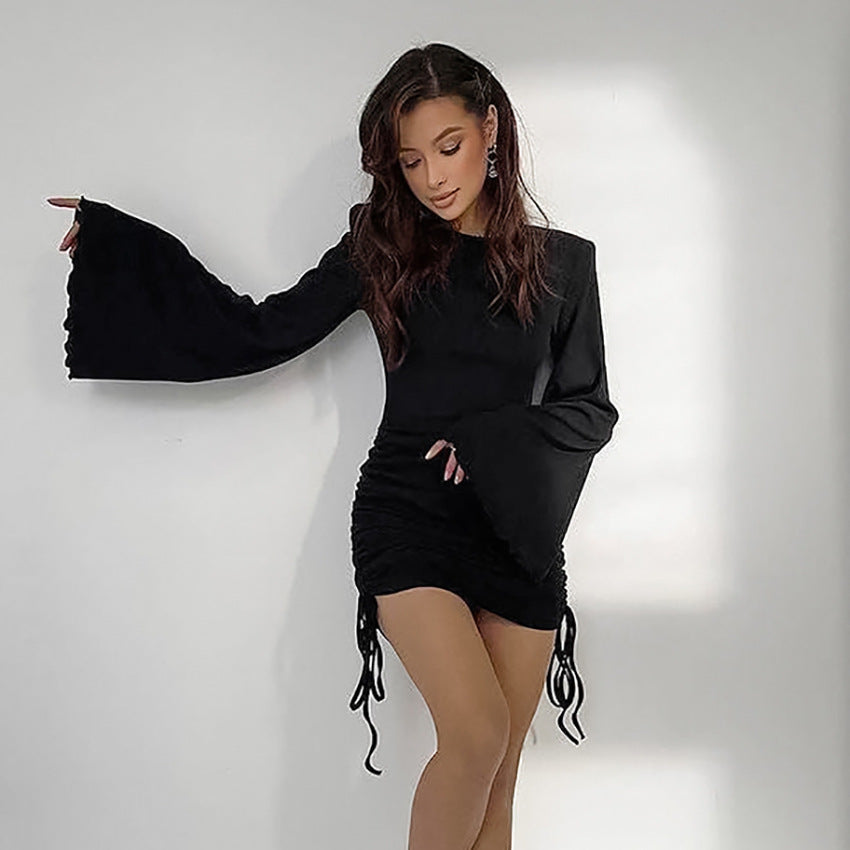 Robe tricotée à rayures noires pour femme, élégante, à manches évasées, taille haute, style européen et américain, automne et hiver