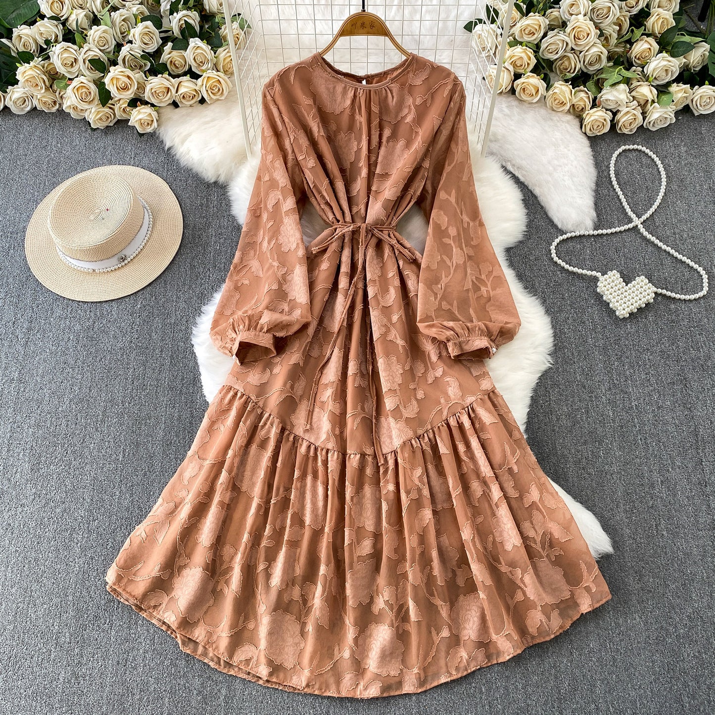 Green Jacquard Slimming Dress With Ruffled Hem