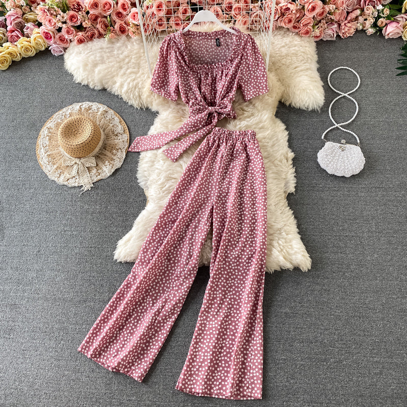 Chemise courte en mousseline de soie à col carré et taille rétro