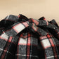 Ensemble trois pièces haut à col roulé, jupe tartan à cordon de serrage et béret