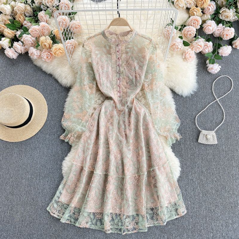 Slim Fit Short Heavy Duty Embroidered Lace Skirt With Fungus Collar
