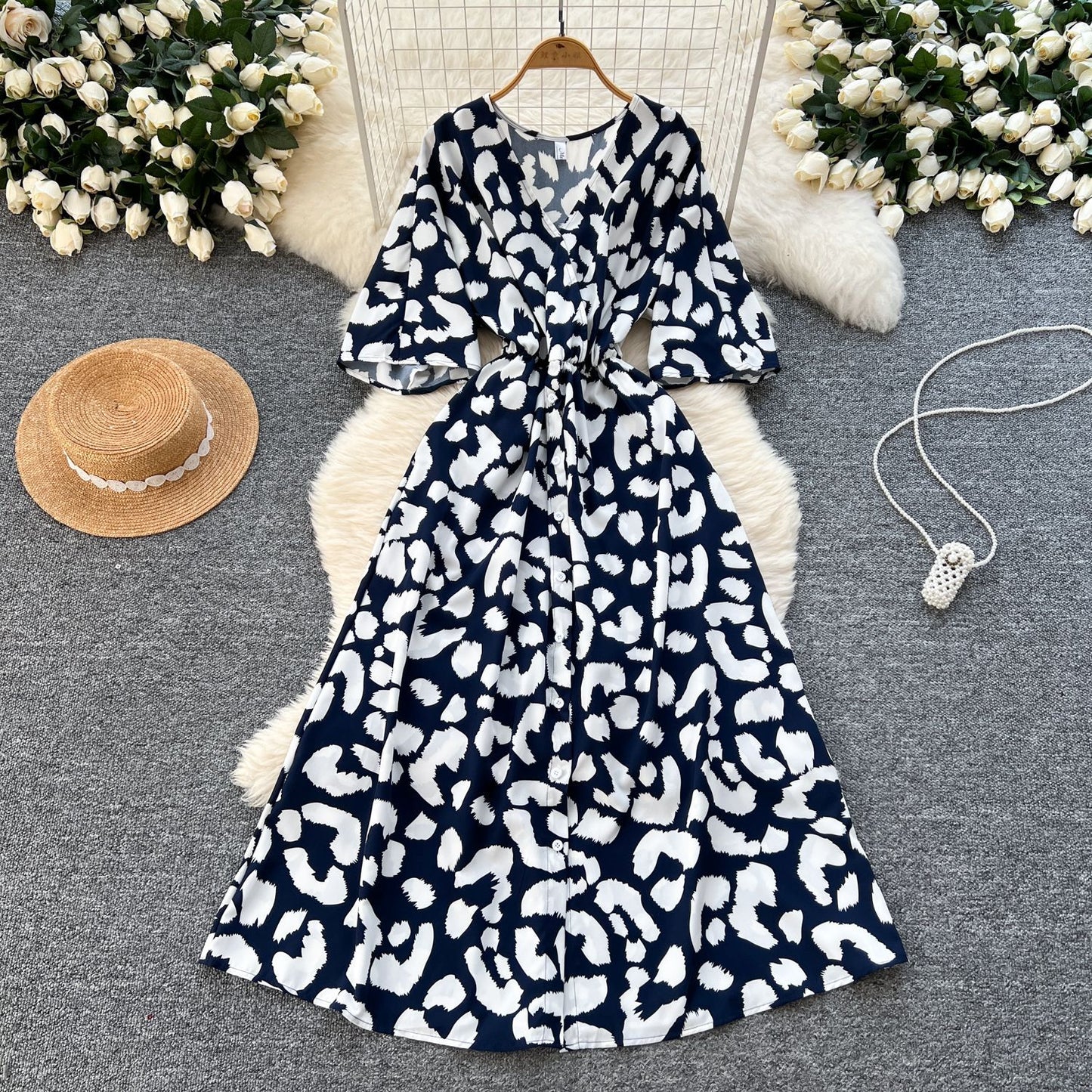Five-quarter-sleeve Fitted-waist Single-breasted Printed Dress
