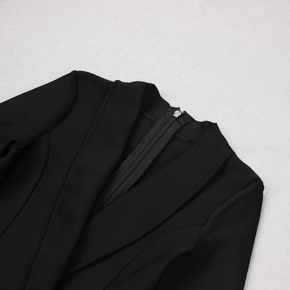 Robe une pièce bandage à manches longues en plumes d'autruche