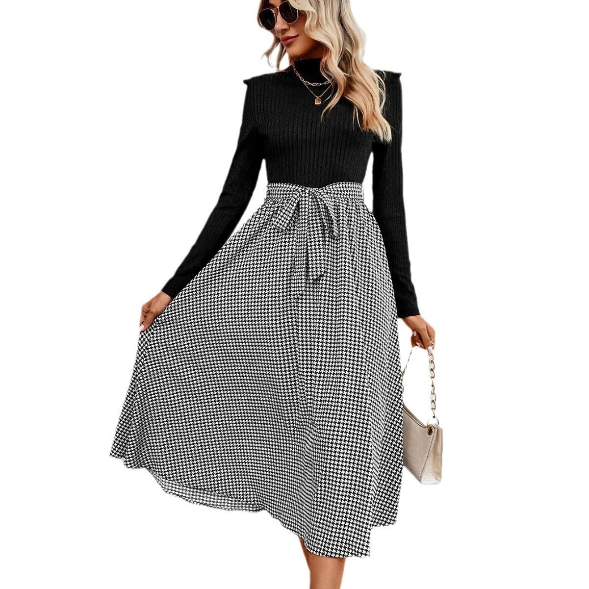 Robe amincissante taille haute à manches longues et col haut