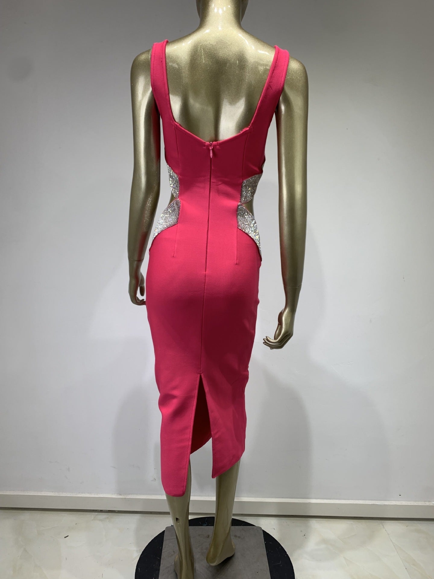 Robe une pièce bandage à col carré tendance