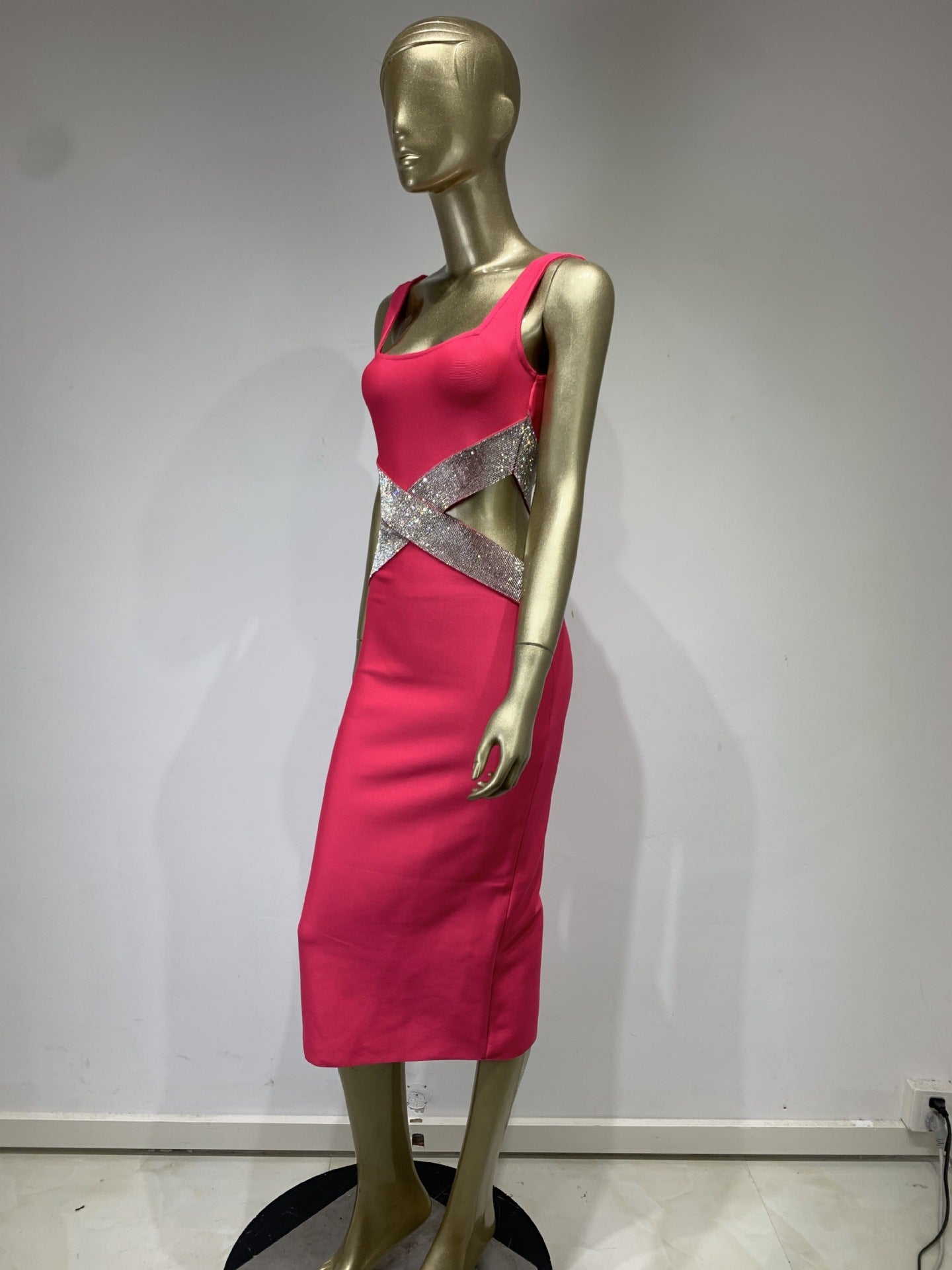 Robe une pièce bandage à col carré tendance