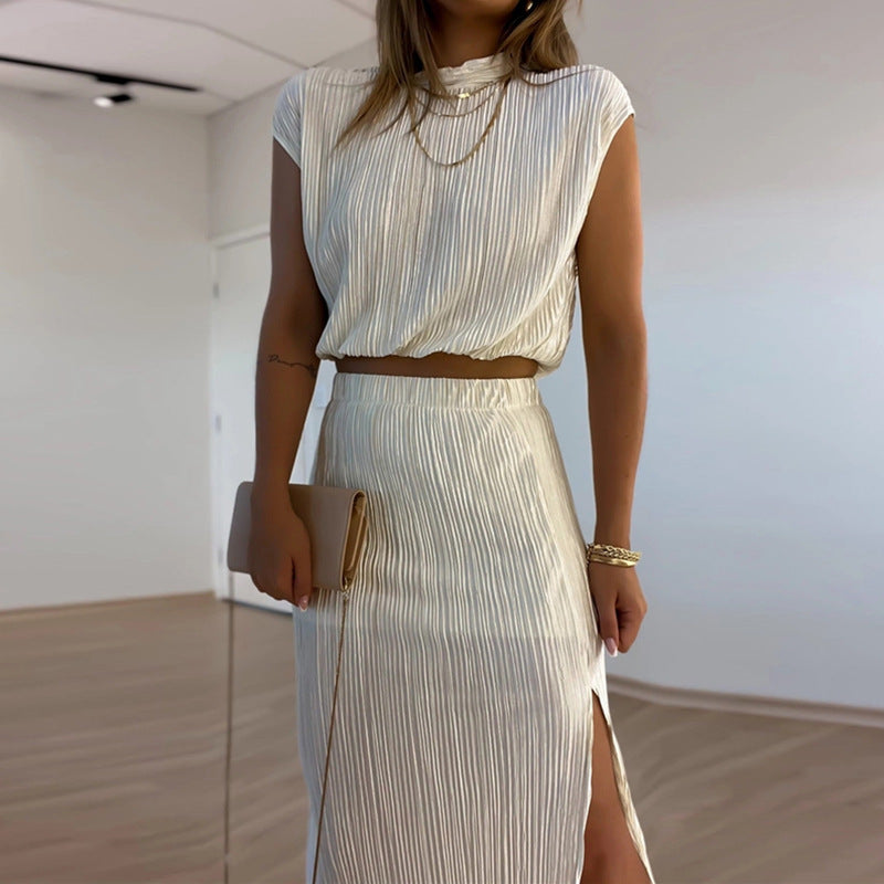 Ensemble deux pièces chemise courte plissée à col roulé et jupe mi-longue taille haute