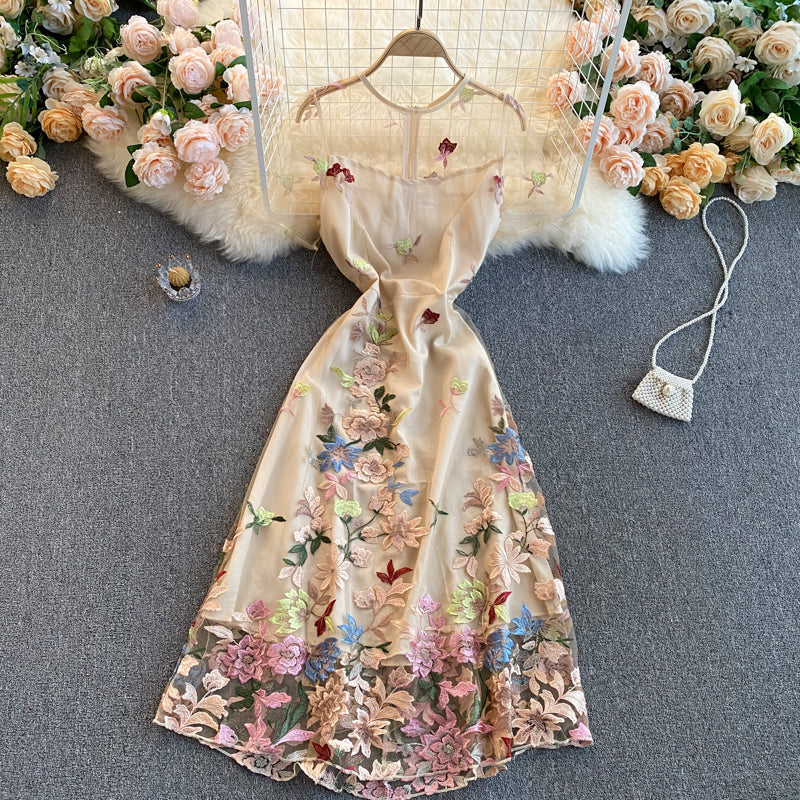 New Heavy Industry Dress Embroidered French Elegant Round Neck Short Sleeve Retro Foreign Style Embroidered Fairy Skirt