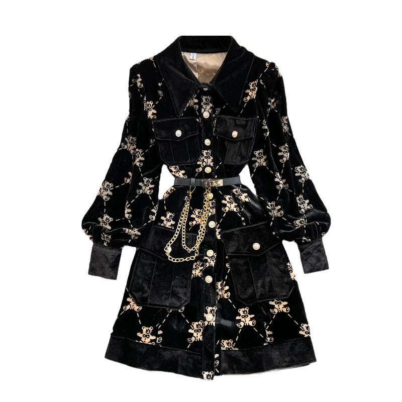 Robe en velours doré à simple boutonnage et revers