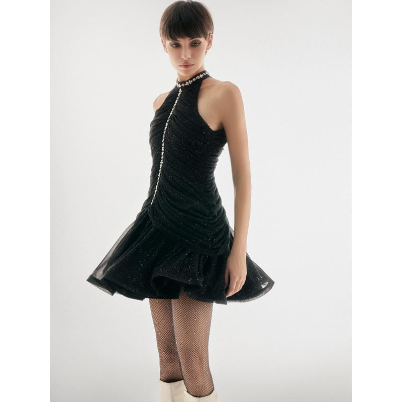 Robe de soirée luxueuse et élégante à col rond et perles de diamants, coupe ajustée et brillante, à prix abordable