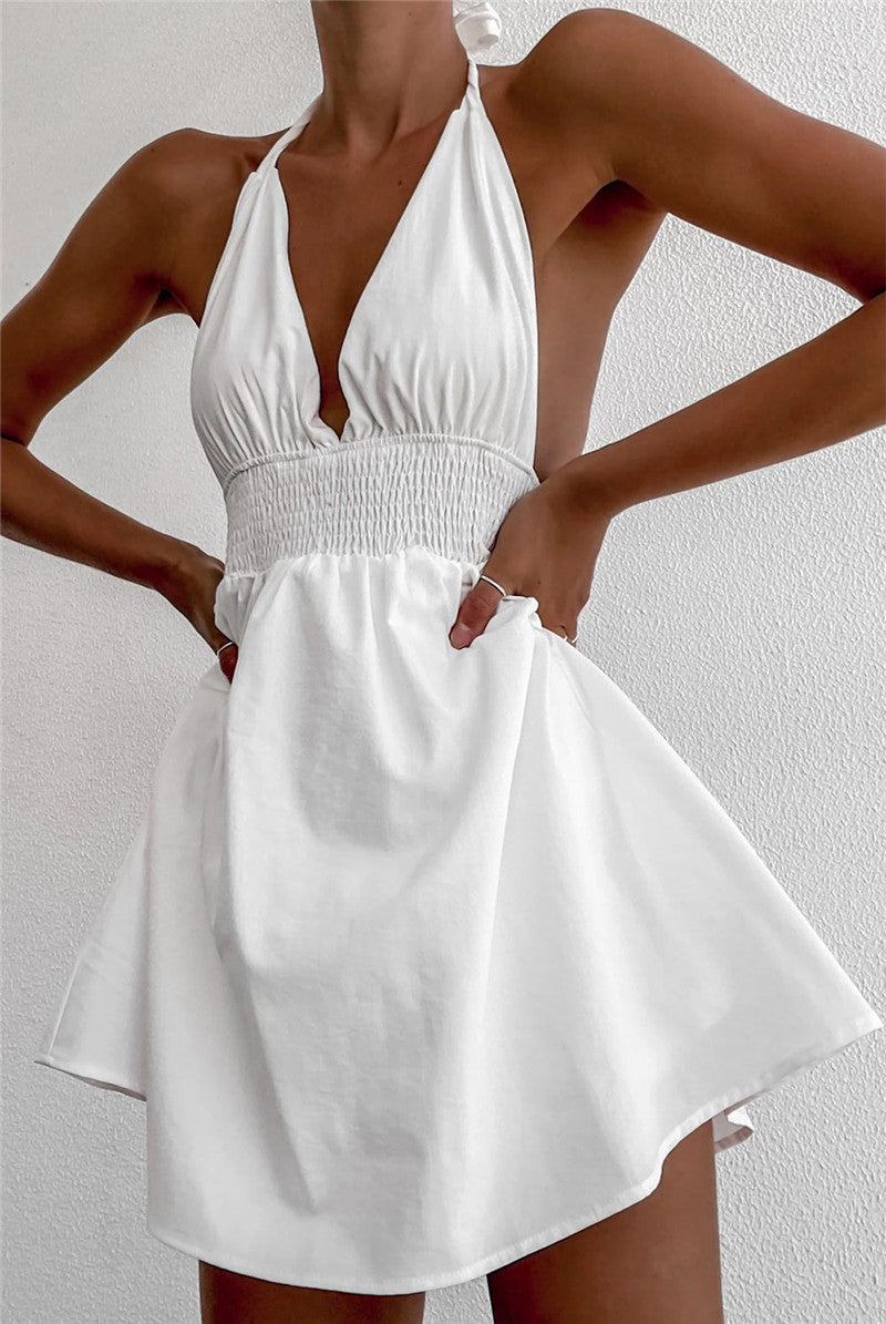 Robe blanche à décolleté en V profond et à lacets, taille ajustée et coussinet de poitrine