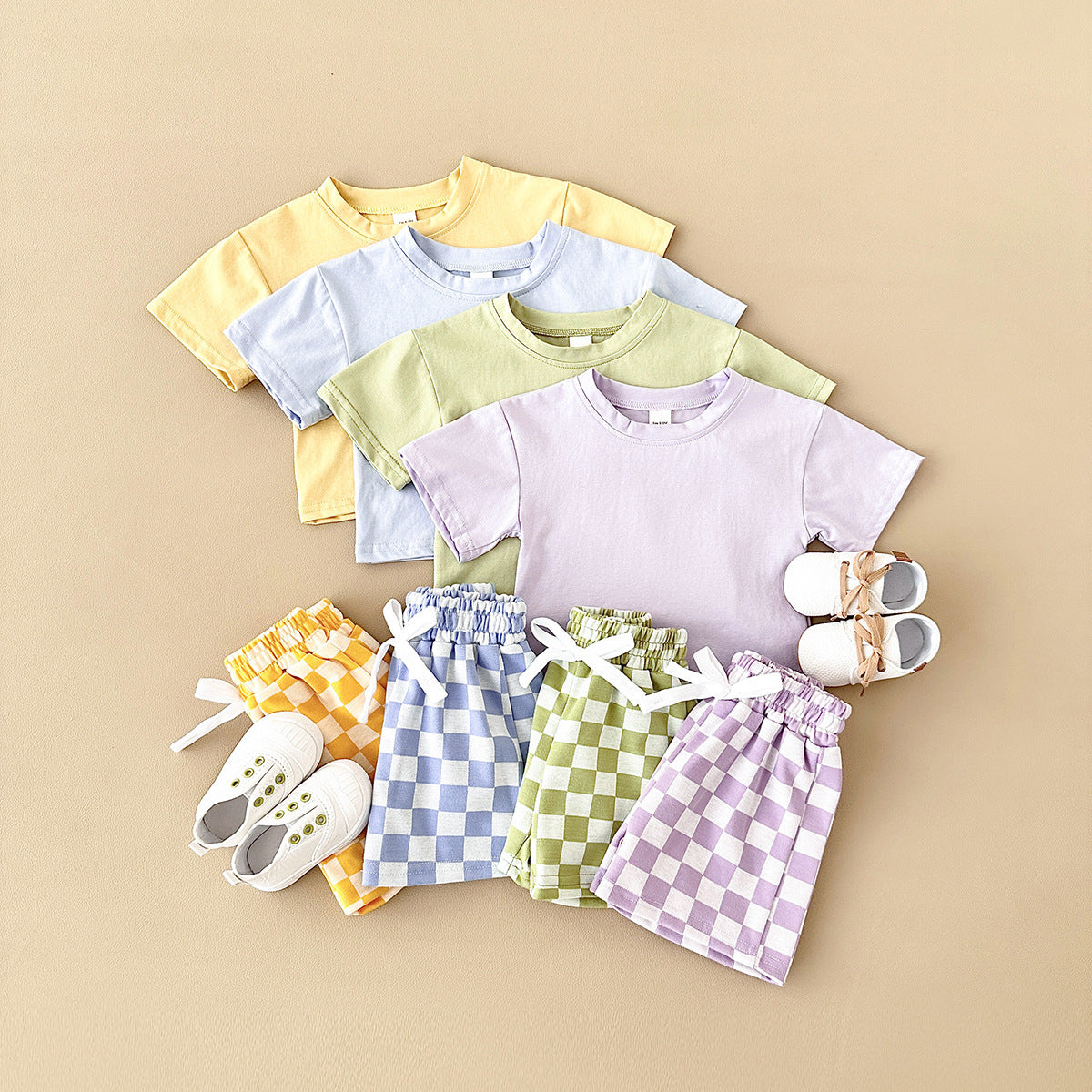 Ensemble deux pièces pantalon à carreaux et motif damier pour enfant