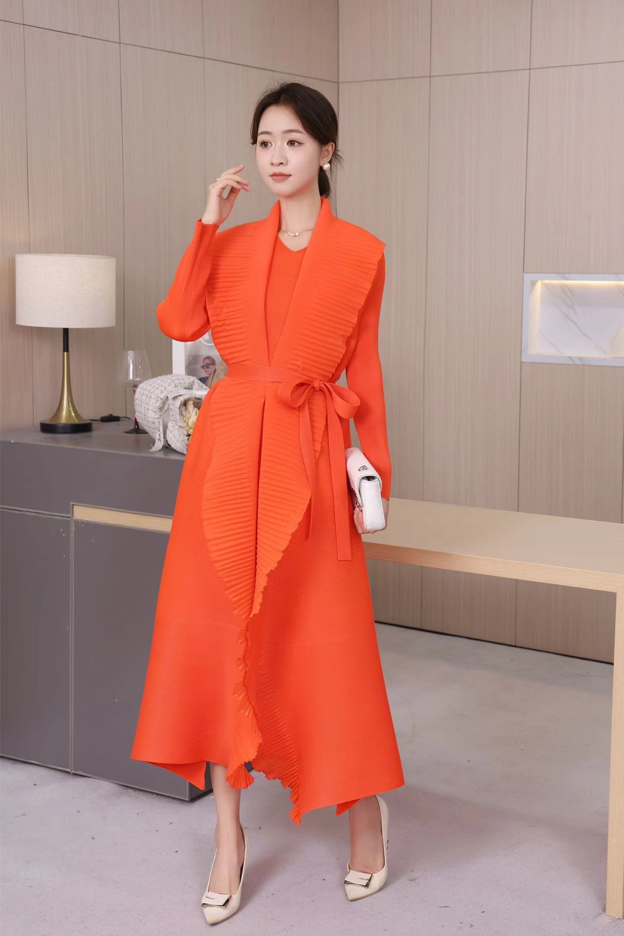 Spring And Autumn New Close Edge Belt Solid Color Dress Shawl Two-piece Set