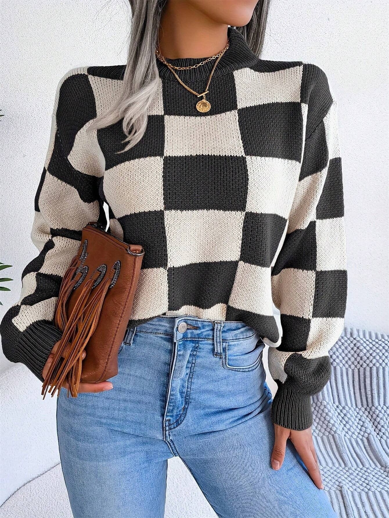 Pull à carreaux contrastés, style ample et décontracté, avec coutures