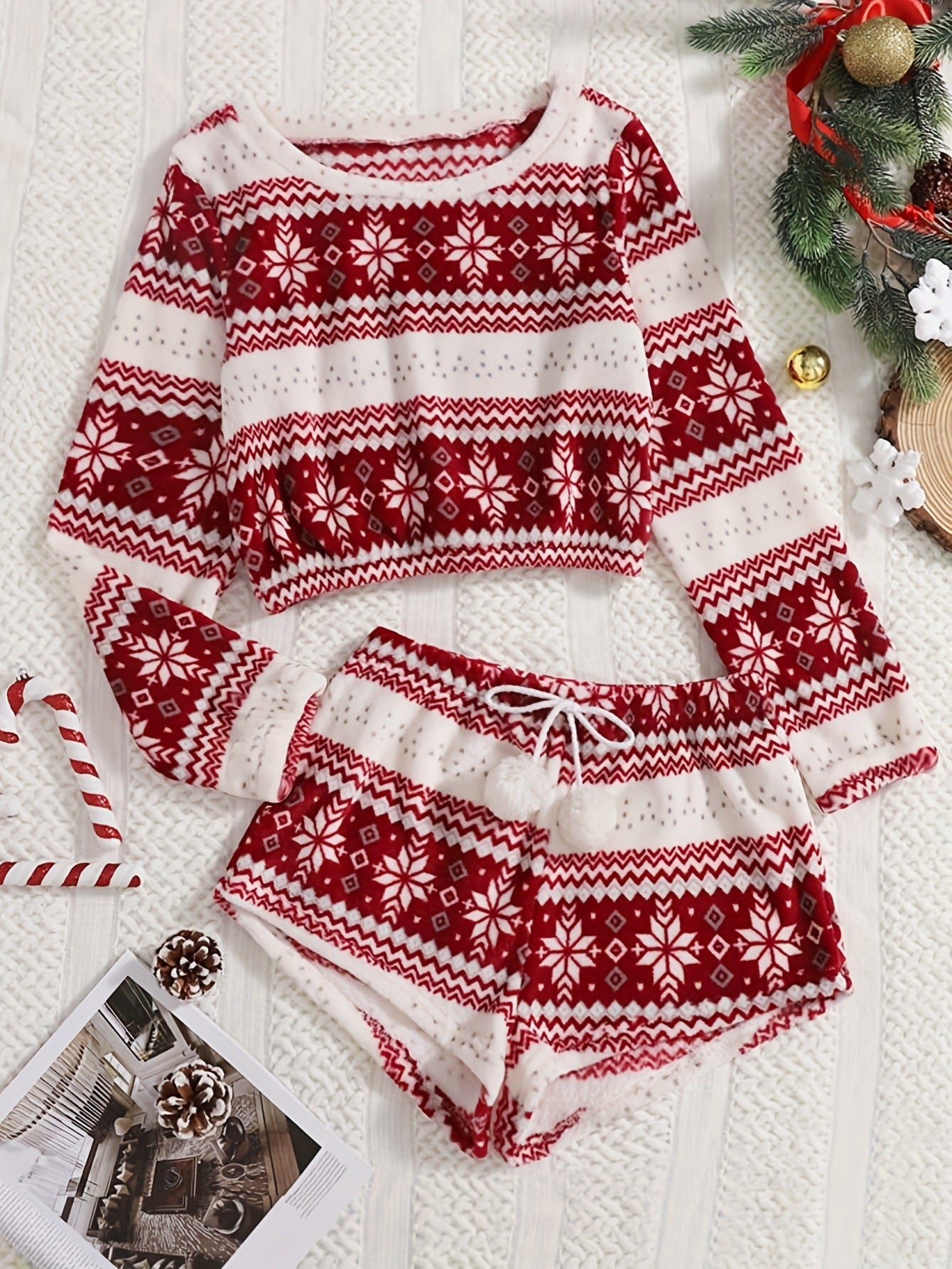 Coral Fleece Christmas Venonat Decoration Round Neck Shorts Long-sleeve Suit