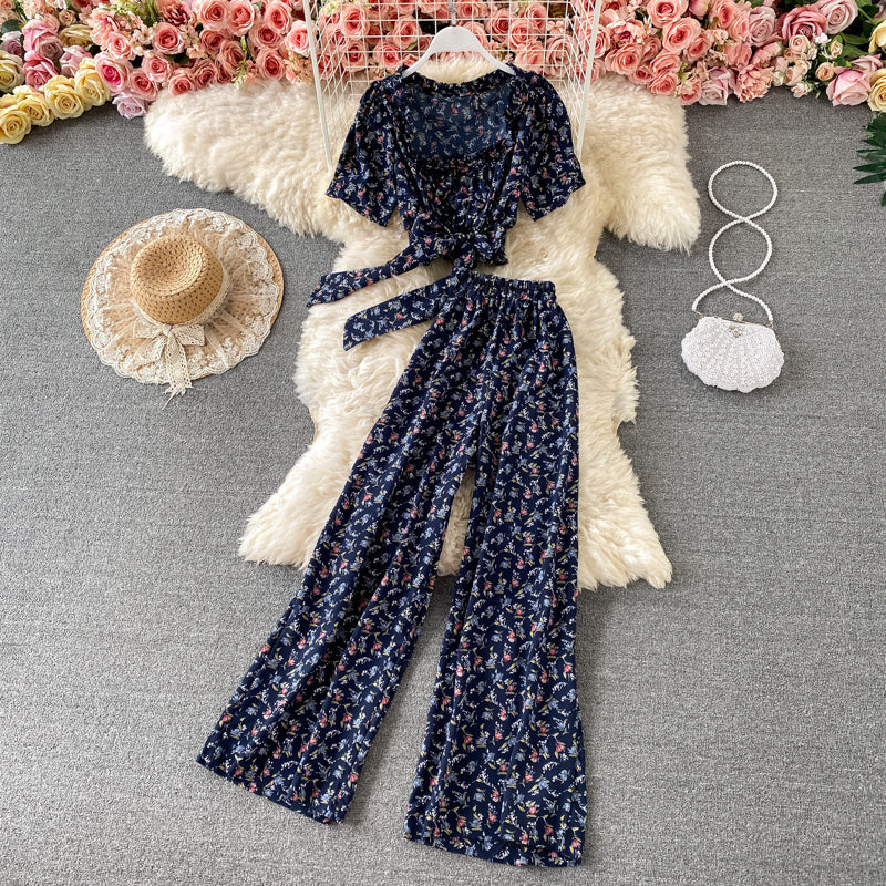 Chemise courte en mousseline de soie à col carré et taille rétro