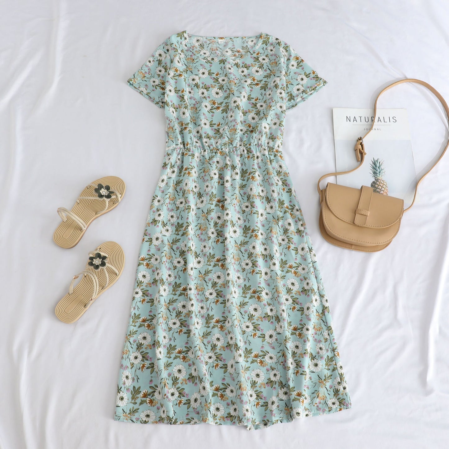 Printed Short-sleeve Waist-cinching Figure-flattering Dress For Petite Frames
