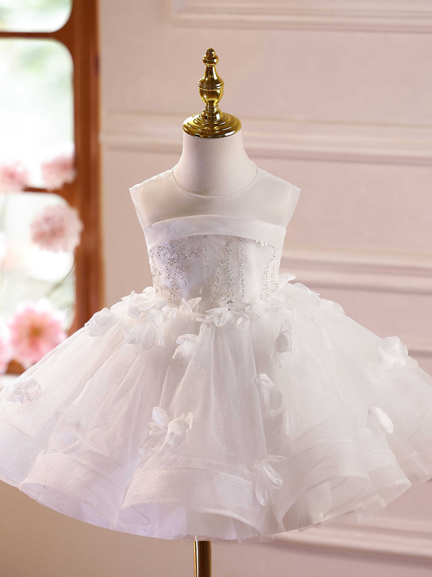 Senior Sense Of Host Piano Playing Dress